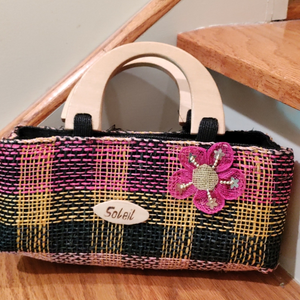 Woven handbag